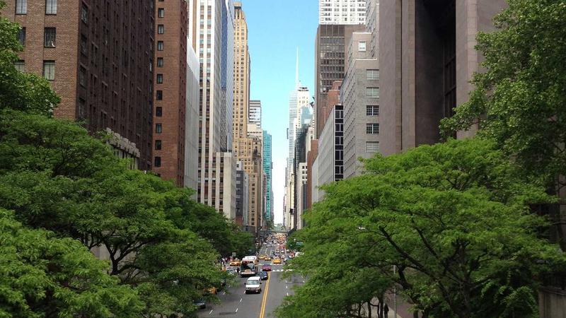 Run Out of ってどういう意味？ • 〜を使い切る・〜がなくなる • Nonstop English